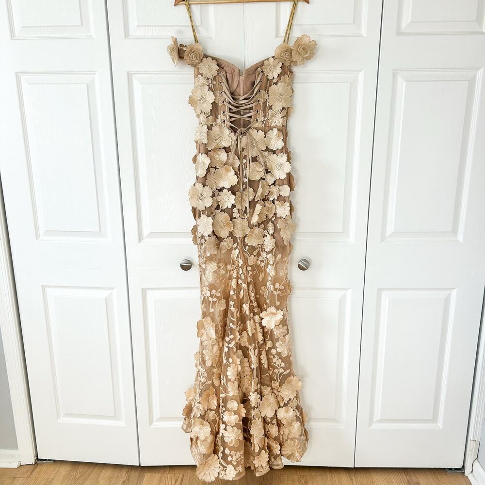 NWT Bronx and Banco Jasmine 3D Floral Off Shoulder Maxi Gown Gold Size S - Picture 8 of 16
